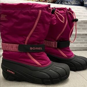 Sorel Fuchsia and Black Snow Boots